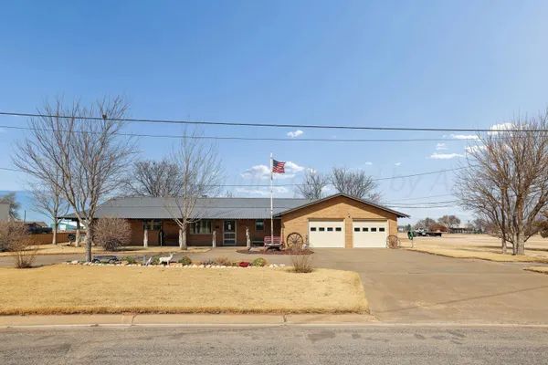 $330,000 | 1201 Purnell Avenue, Stratford, TX 79084