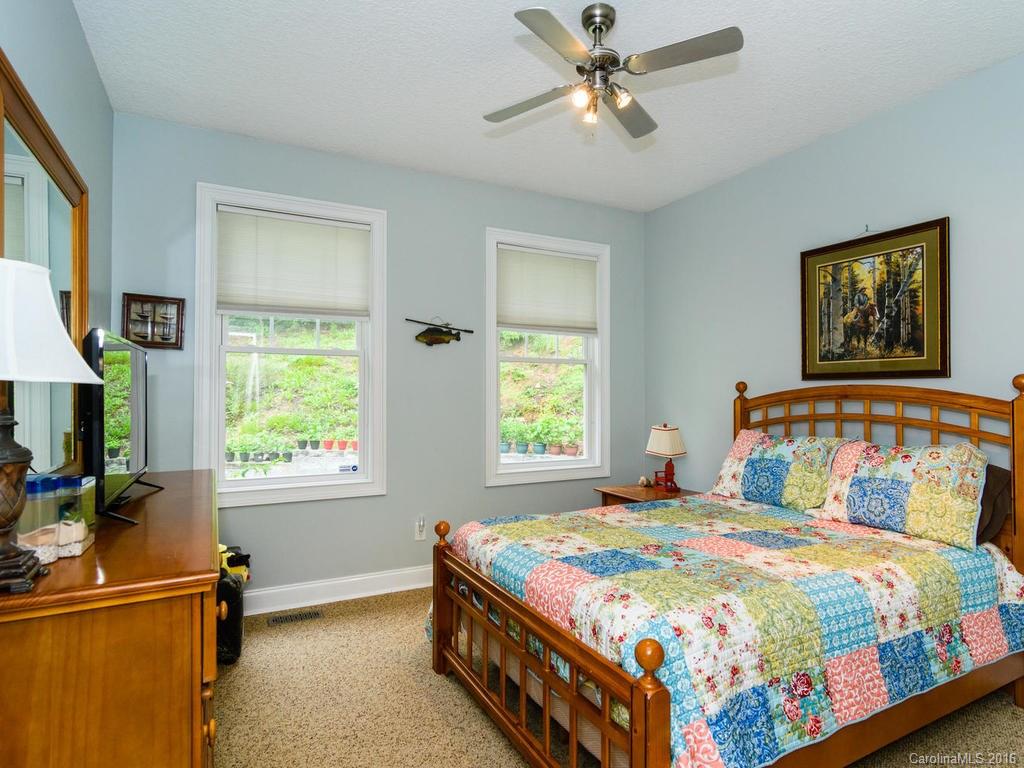 201 Whitaker Road Fairview, NC 28730 - Photo 21 of 24 Gallery Image 21