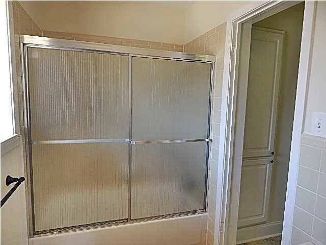 611 Dunton Road Clinton, MS 39056 - Photo 16 of 28 private bath area