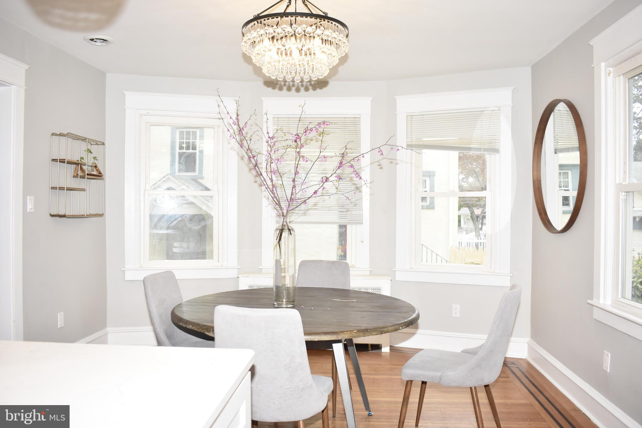 320 Strathmore Road Havertown, PA 19083 - Photo 8 of 39 Dining room