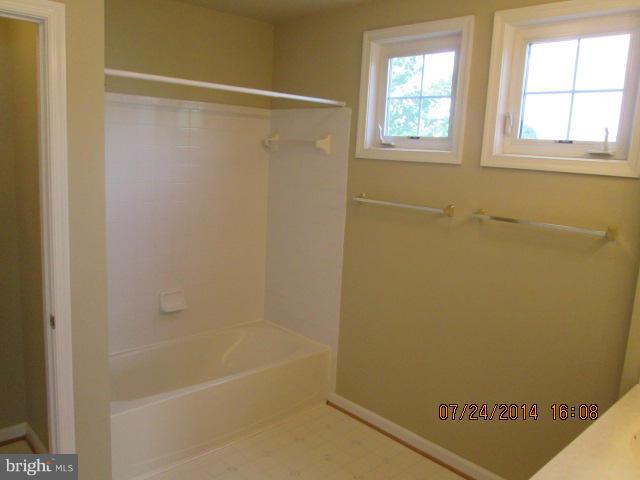 1757 Castle Rock Road Frederick, MD 21701 - Photo 22 of 24 Bath (Master)
