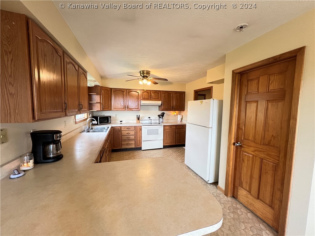 3321 Cabin Rdg Road Leon, WV 25123 - Photo 4 of 34 Kitchen