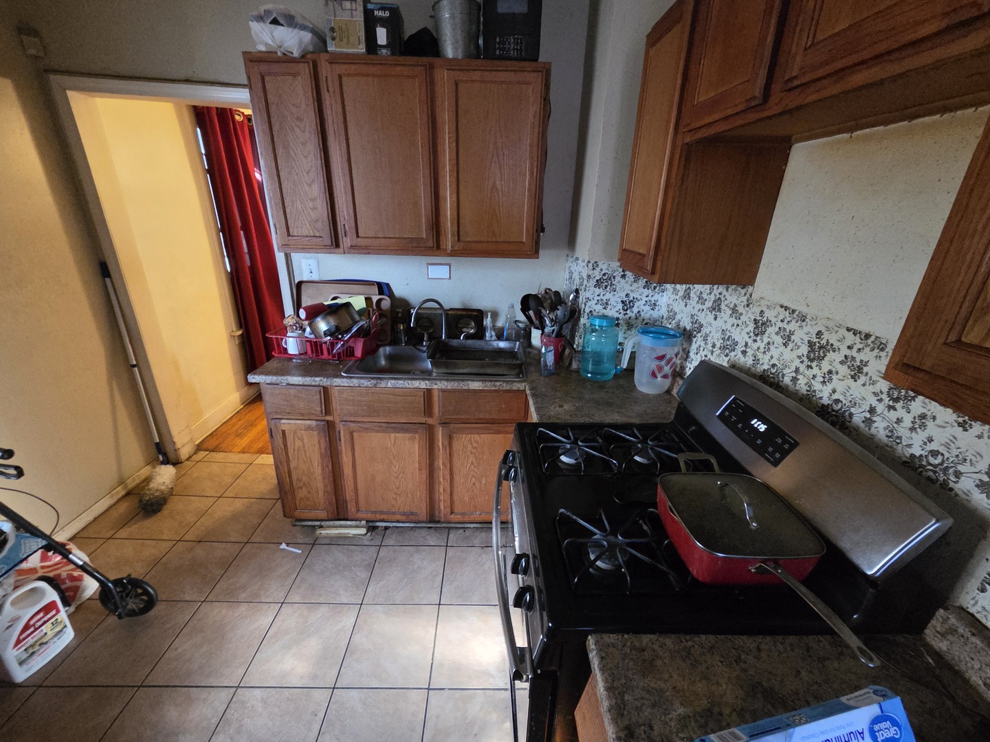 11341 South Normal Avenue Chicago, IL 60628 - Photo 5 of 7 a utility room with sink dryer and washer