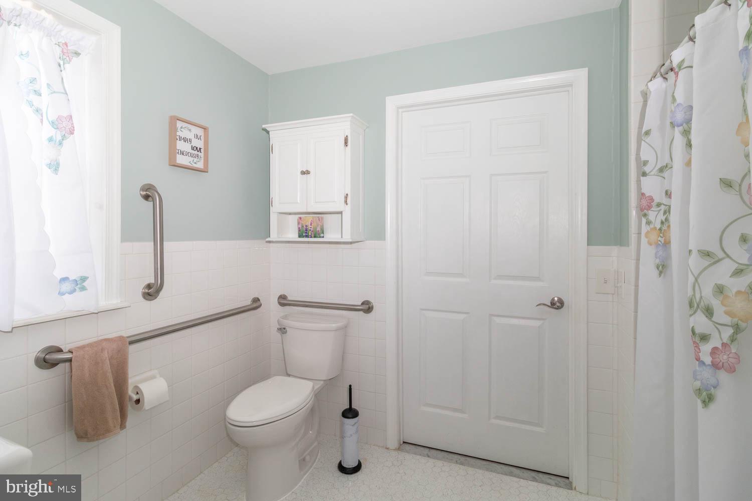 920 Rhawn Street Philadelphia, PA 19111 - Photo 26 of 32 Accesible bath on 1st floor