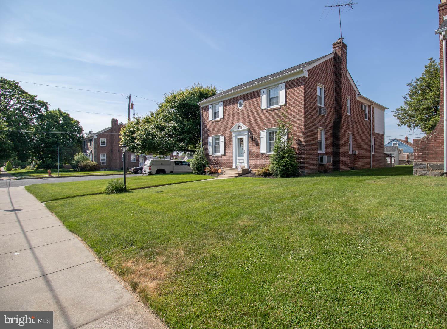 920 Rhawn Street Philadelphia, PA 19111 - Photo 3 of 32 Gallery Image 3