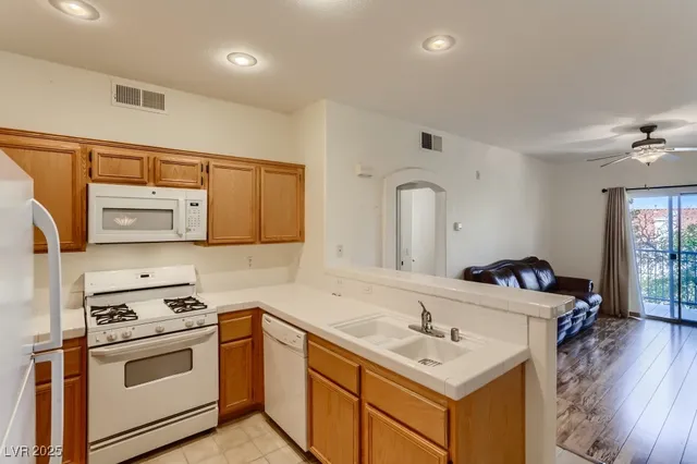 $1,250 | 2201 Ramsgate Drive, Unit 1122, Henderson, NV 89074