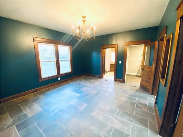 $180,000 | 715 Pine Street, Sweet Springs, MO 65351