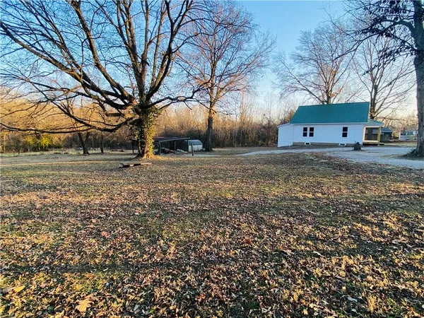 $180,000 | 715 Pine Street, Sweet Springs, MO 65351