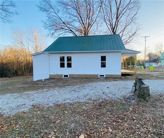 $180,000 | 715 Pine Street, Sweet Springs, MO 65351