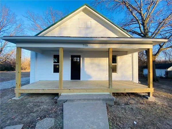 $180,000 | 715 Pine Street, Sweet Springs, MO 65351