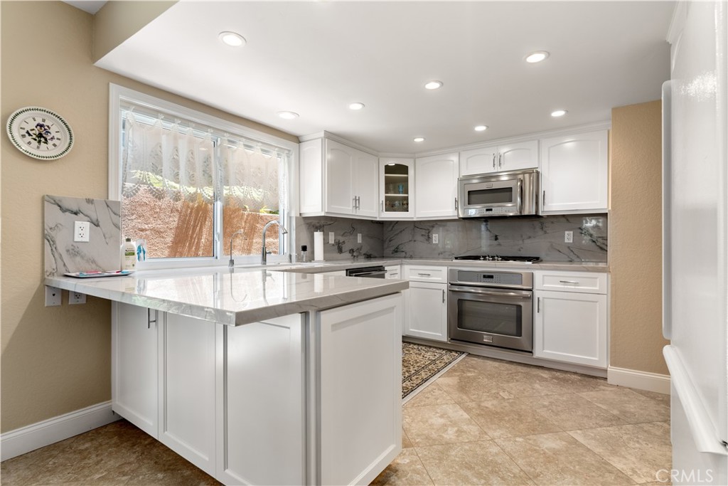 1106 Ridgecrest Circle Costa Mesa, CA 92627 - Photo 11 of 30