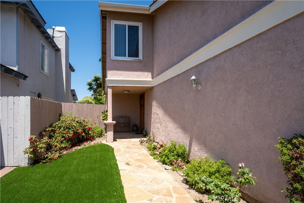 1106 Ridgecrest Circle Costa Mesa, CA 92627 - Photo 2 of 30