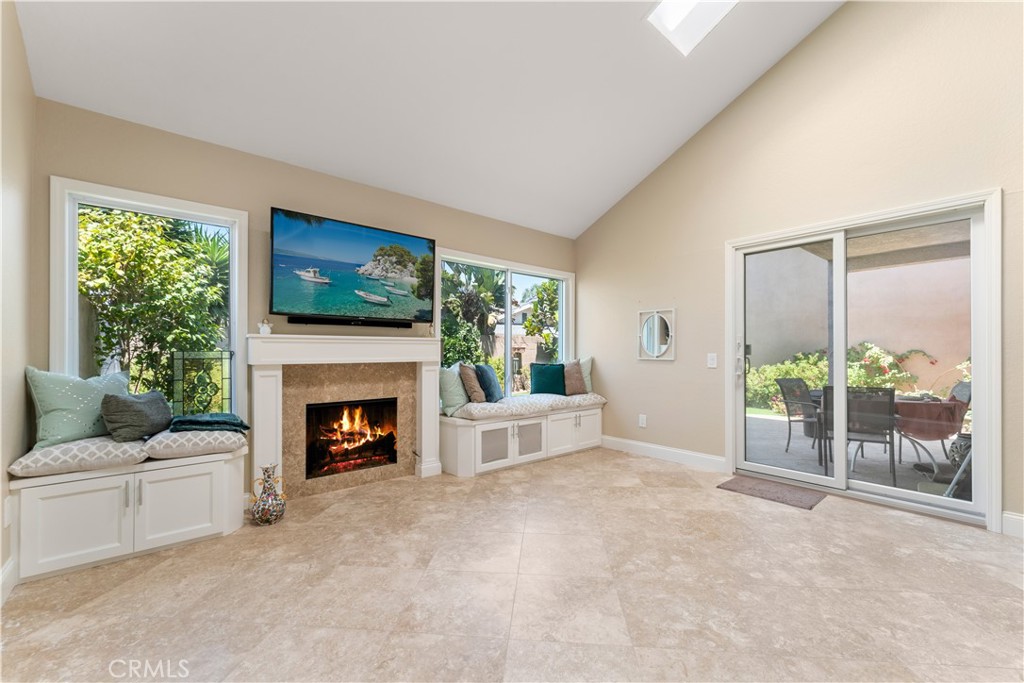 1106 Ridgecrest Circle Costa Mesa, CA 92627 - Photo 6 of 30