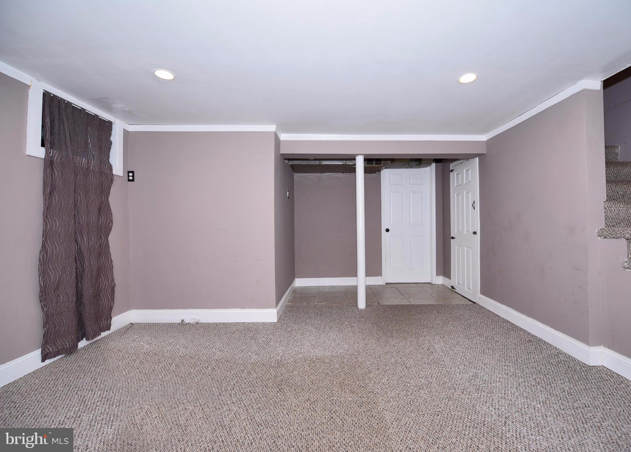 917 Coleridge Road Baltimore, MD 21229 - Photo 24 of 29 Family Room