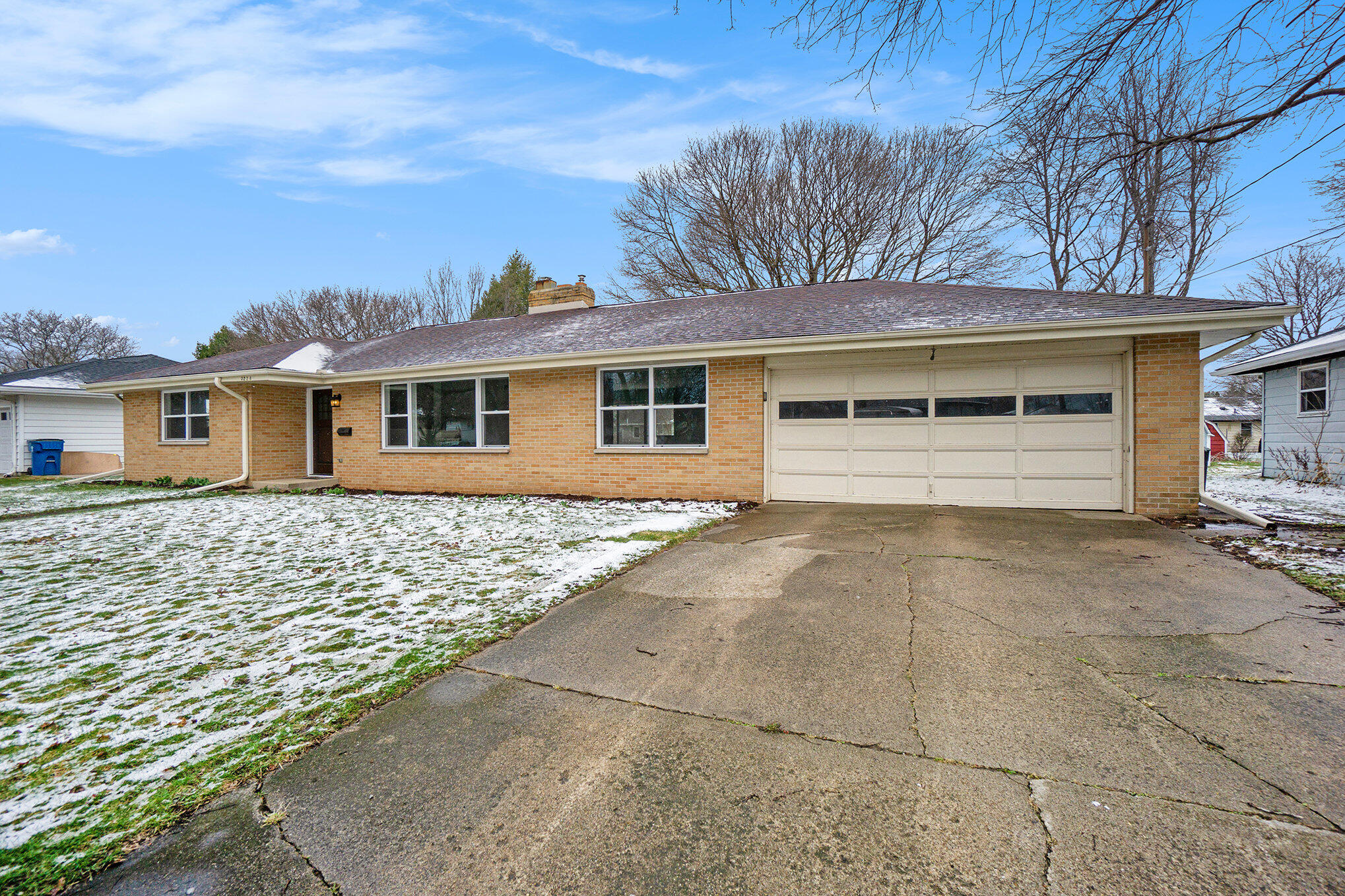 3228 Olney Road Kalamazoo, MI 49006 - Photo 2 of 29 003_dsc04604_76