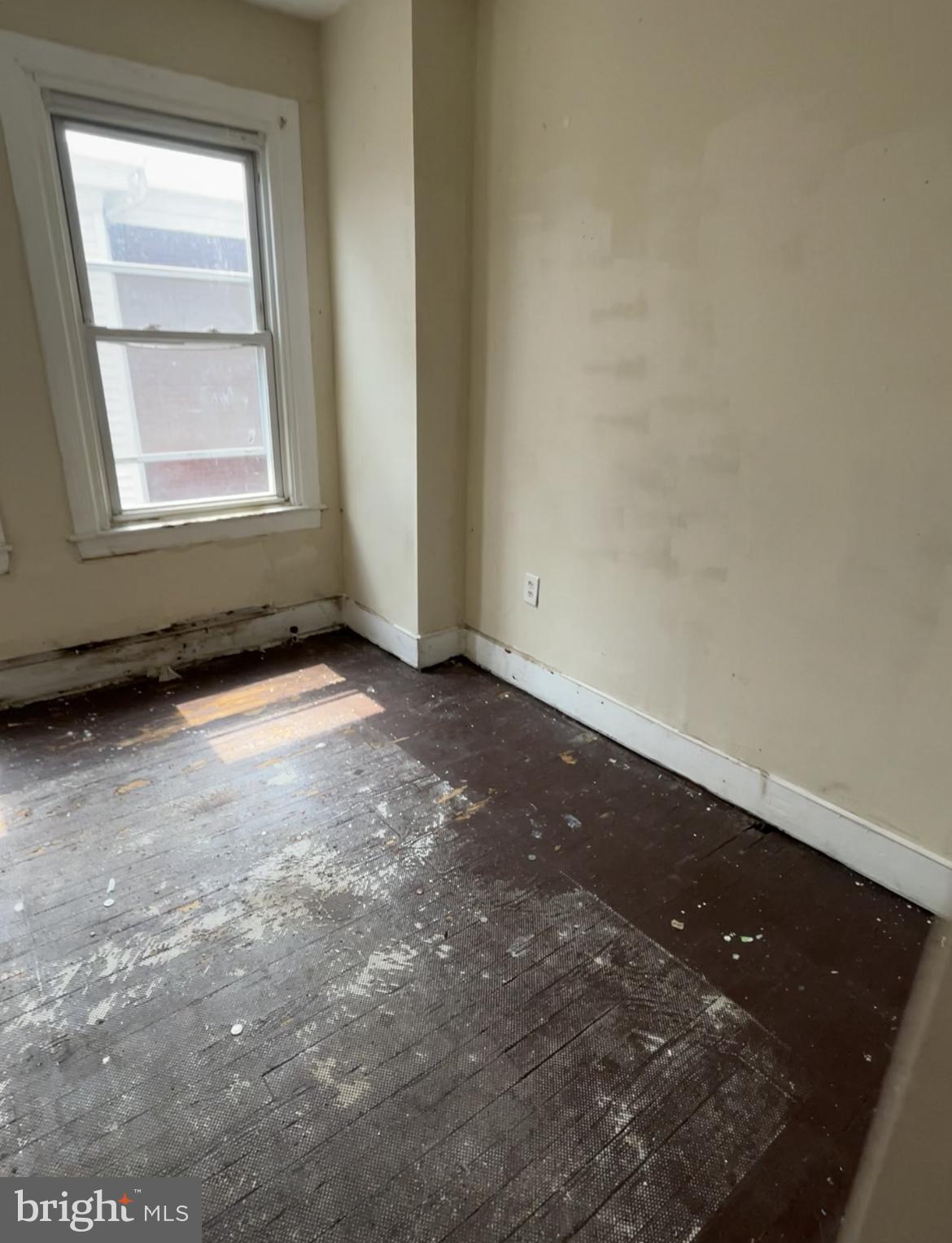 34 East 23rd Street Chester, PA 19013 - Photo 13 of 27