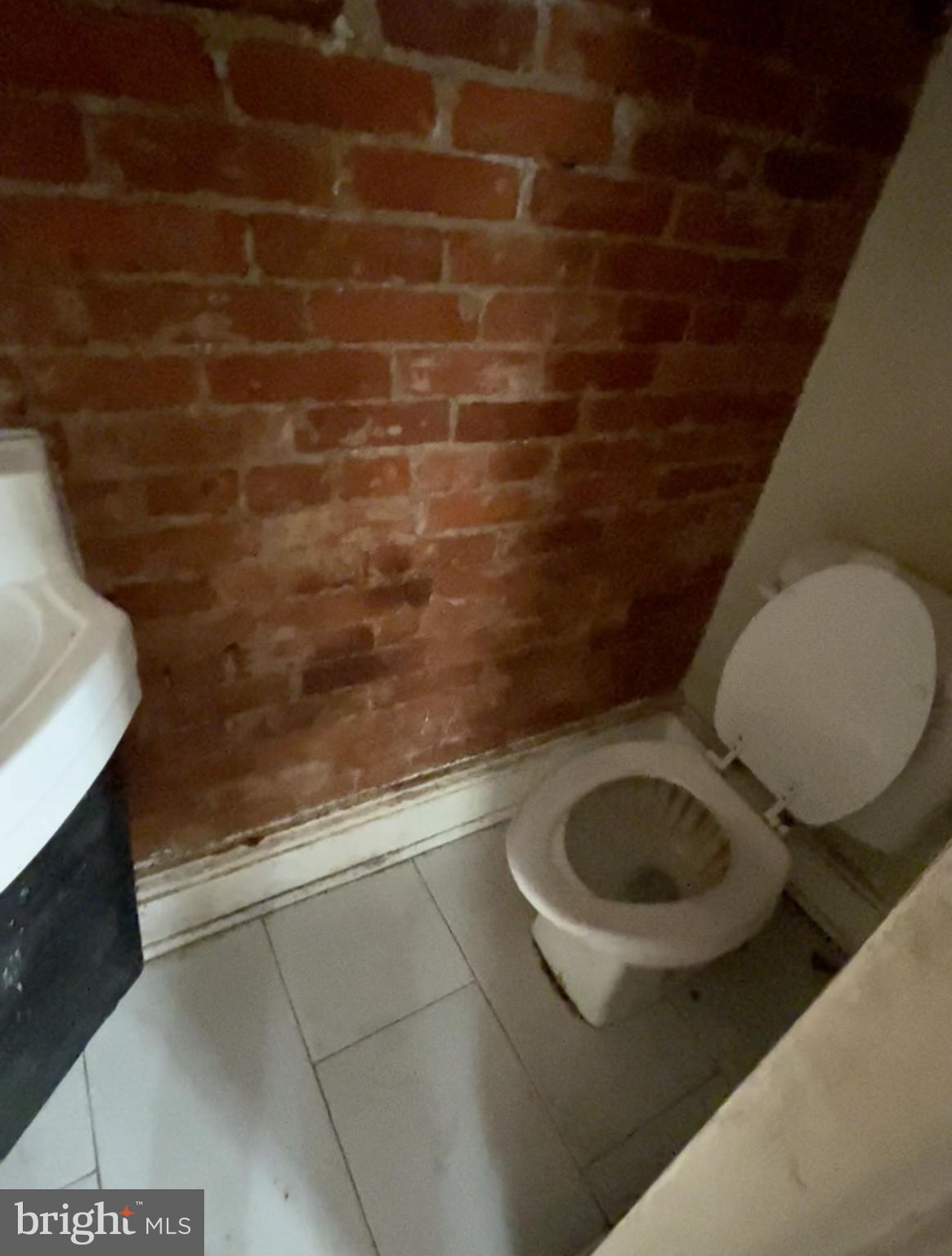 34 East 23rd Street Chester, PA 19013 - Photo 8 of 27