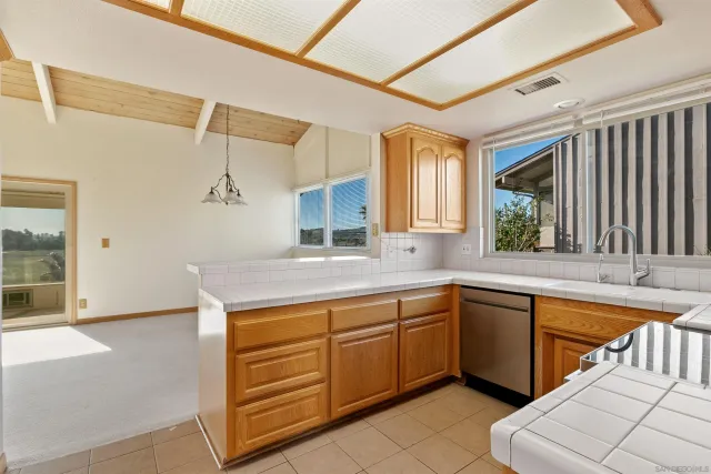 $799,000 | 44 VÃa Casitas, Bonsall, CA 92003