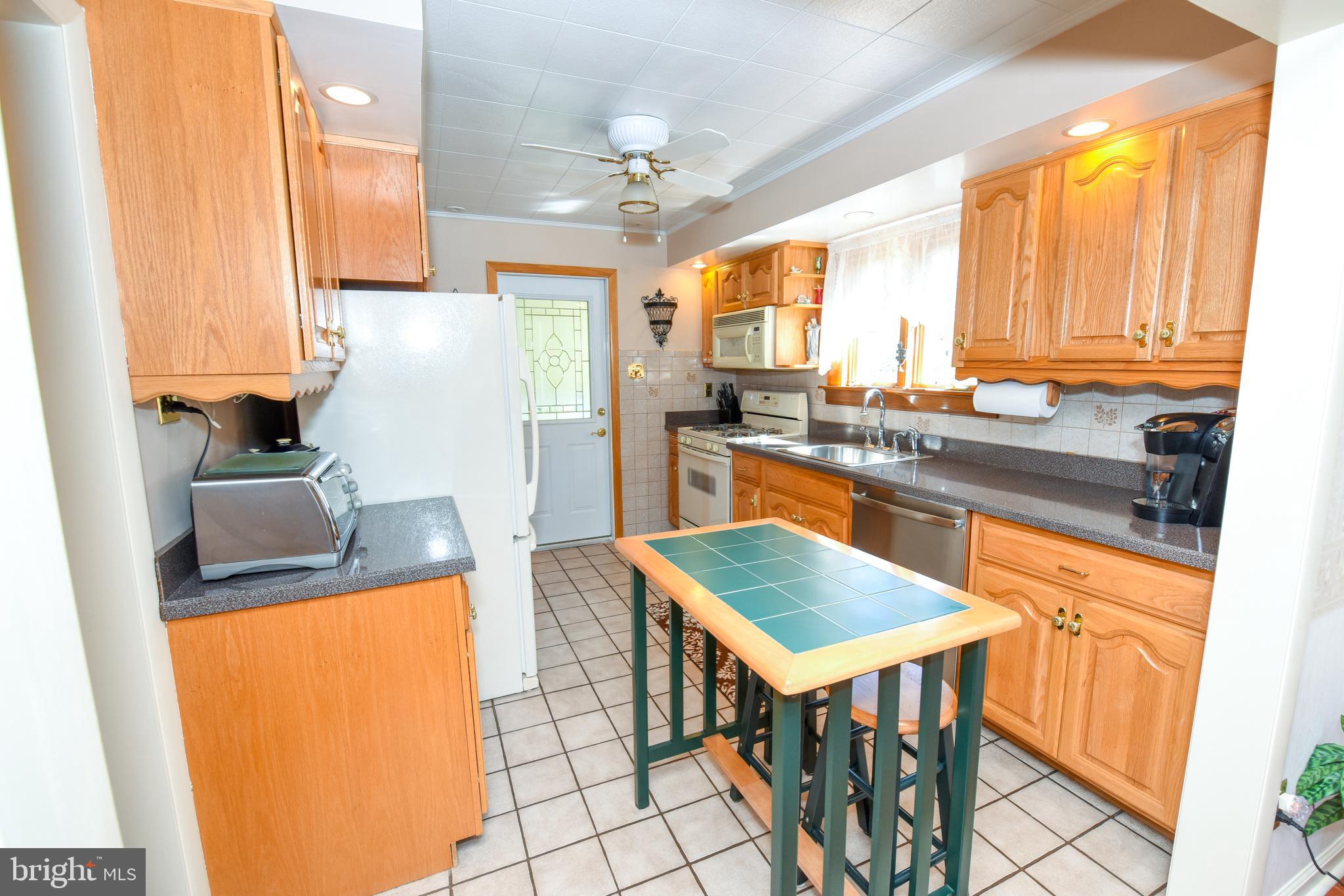 359 Durham Road Langhorne, PA 19047 - Photo 6 of 33 Gallery Image 6