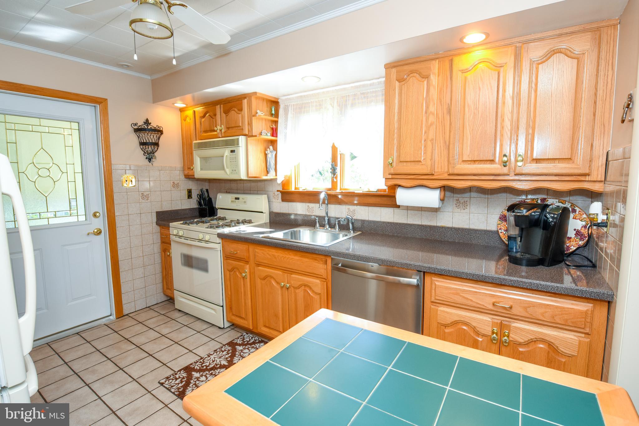 359 Durham Road Langhorne, PA 19047 - Photo 8 of 33 Gallery Image 8