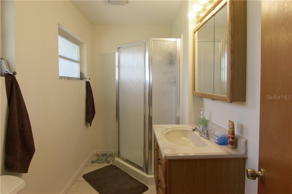 3013 Flowertree Road Orlando, FL 32812 - Photo 12 of 23 Master Bath
