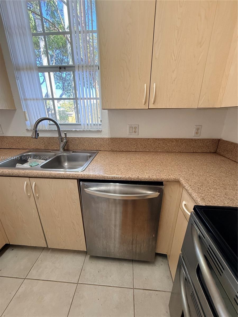 2117 Northeast 7th Street, Unit 2117 Homestead, FL 33033 - Photo 7 of 28