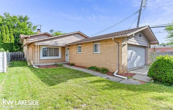$2,900 | 18130 Roseland Boulevard, Southfield, MI 48076