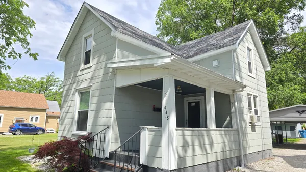 $89,900 | 948 East Broadway, Centralia, IL 62801