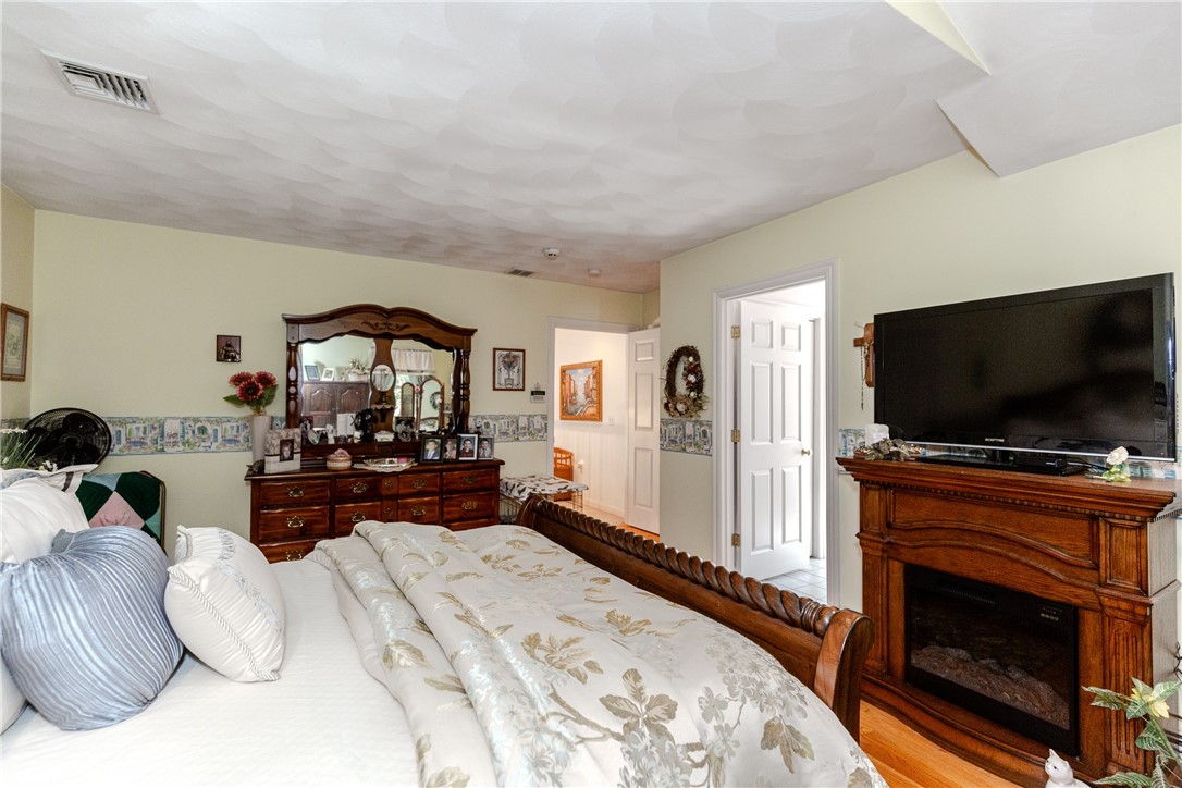 168 Old River Road Lincoln, RI 02865 - Photo 19 of 50