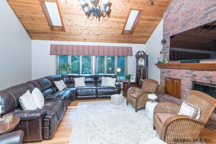 124 Maxwell Road Colonie, NY 12110 - Photo 16 of 50 Photo 16