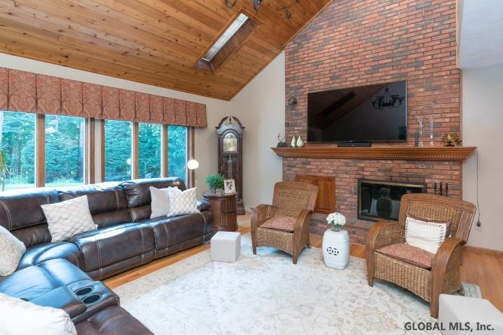 124 Maxwell Road Colonie, NY 12110 - Photo 17 of 50 Photo 17