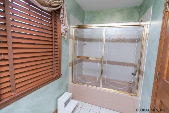 124 Maxwell Road Colonie, NY 12110 - Photo 21 of 50 Photo 21