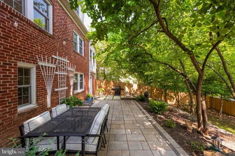 $1,049,900 | 5706 9th Road North, Arlington, VA 22205