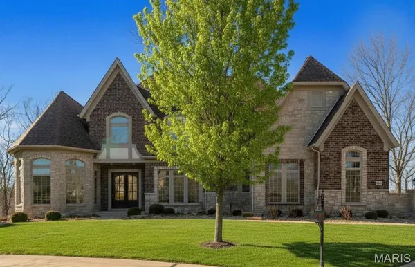 $2,349,000 | 1401 Fox Hill Farms Court, Chesterfield, MO 63005