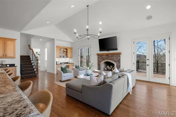 $2,500,000 | 1401 Fox Hill Farms Court, Chesterfield, MO 63005