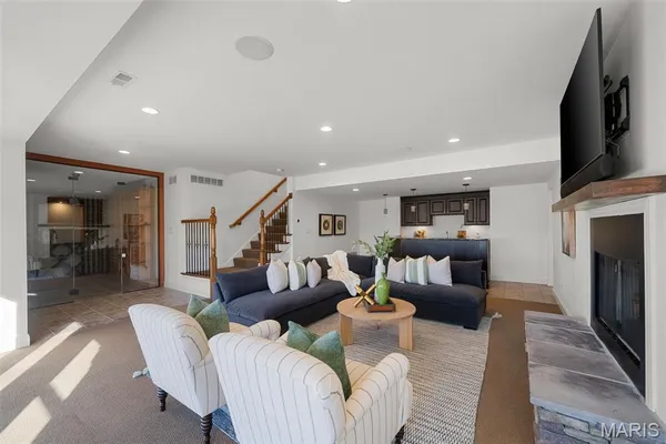 $2,500,000 | 1401 Fox Hill Farms Court, Chesterfield, MO 63005