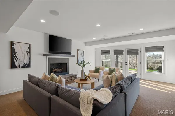 $2,500,000 | 1401 Fox Hill Farms Court, Chesterfield, MO 63005