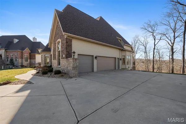 $2,500,000 | 1401 Fox Hill Farms Court, Chesterfield, MO 63005