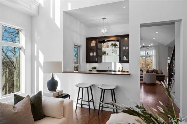 $2,500,000 | 1401 Fox Hill Farms Court, Chesterfield, MO 63005