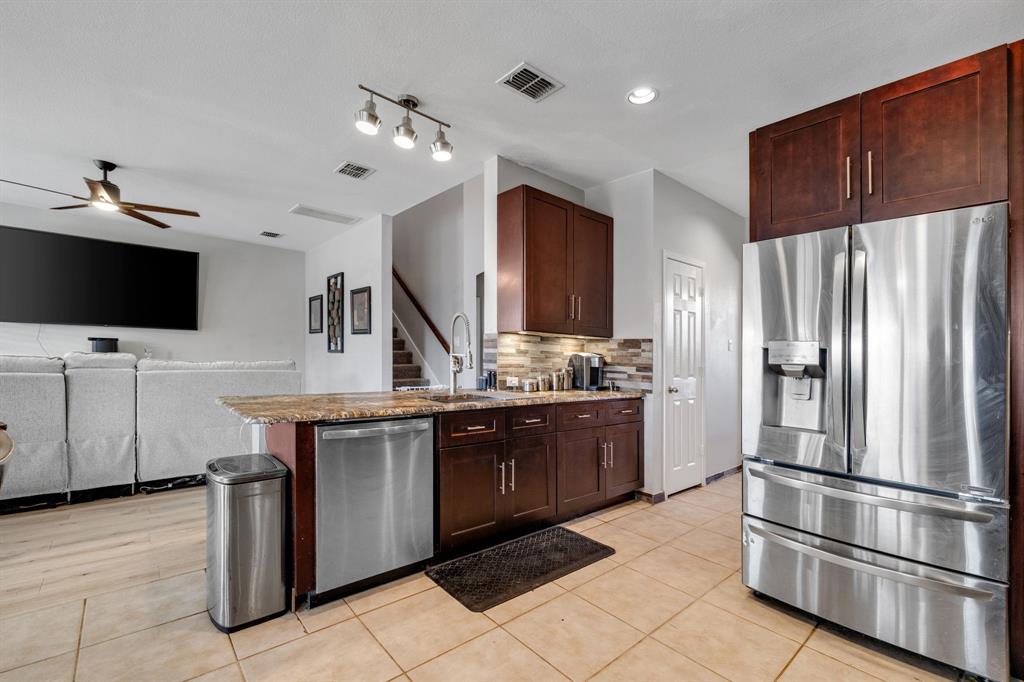 4029 Bridge Water Road Heartland, TX 75126 - Photo 15 of 39