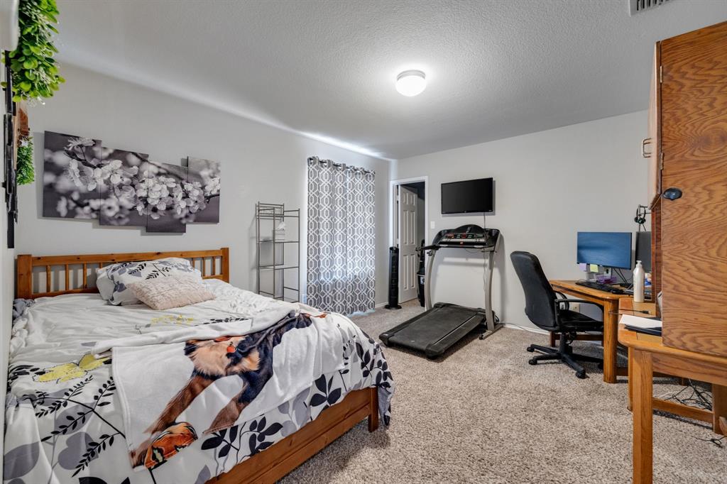 4029 Bridge Water Road Heartland, TX 75126 - Photo 29 of 39 Second Bedroom
