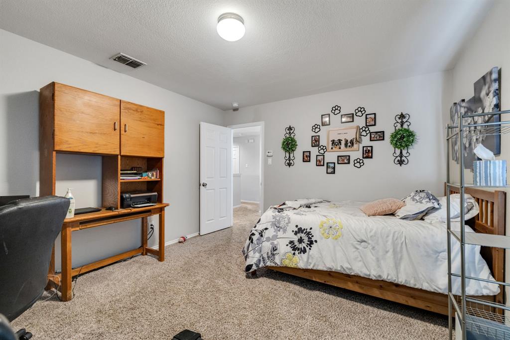 4029 Bridge Water Road Heartland, TX 75126 - Photo 30 of 39 Second Bedroom