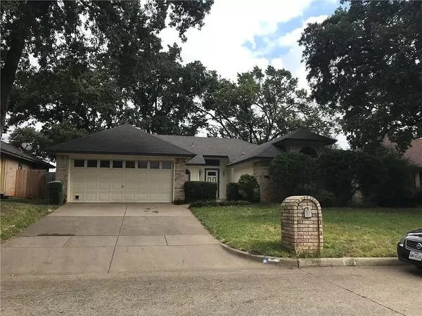 $1,995 | 509 Baylor Drive, Arlington, TX 76010
