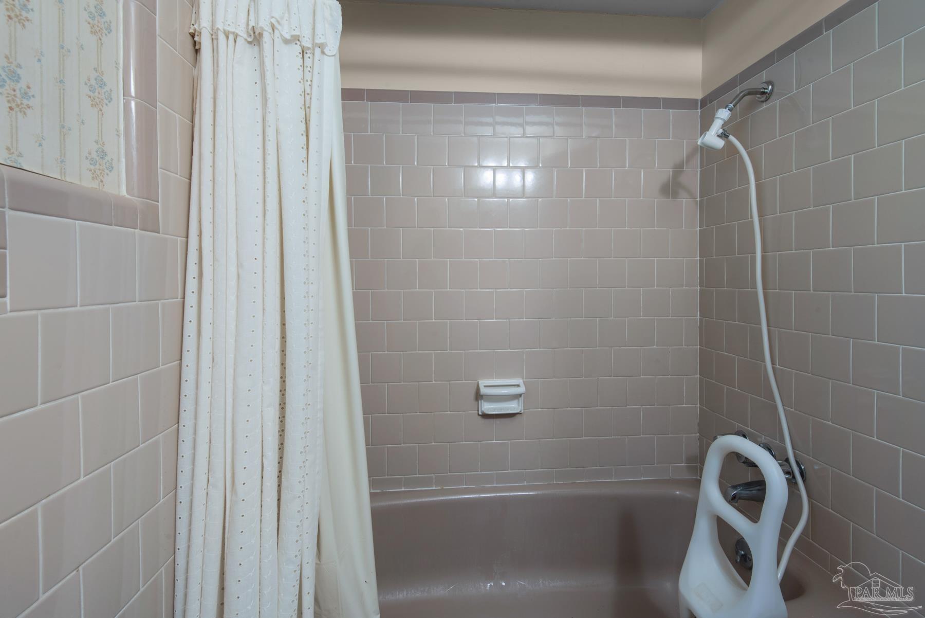 6161 Angelina Road Pensacola, FL 32504 - Photo 37 of 45 Gallery Image 37
