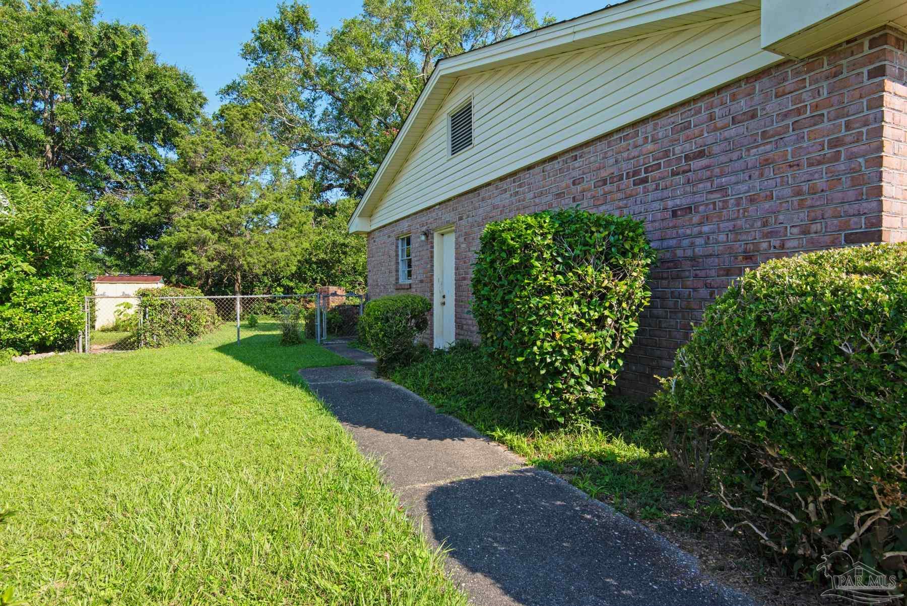 6161 Angelina Road Pensacola, FL 32504 - Photo 6 of 45 Gallery Image 6