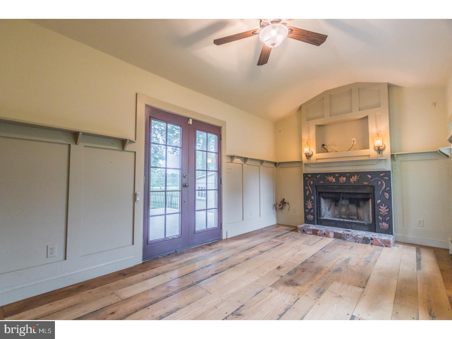 2731 Upper Ridge Road Pennsburg, PA 18073 - Photo 11 of 25 Family Room