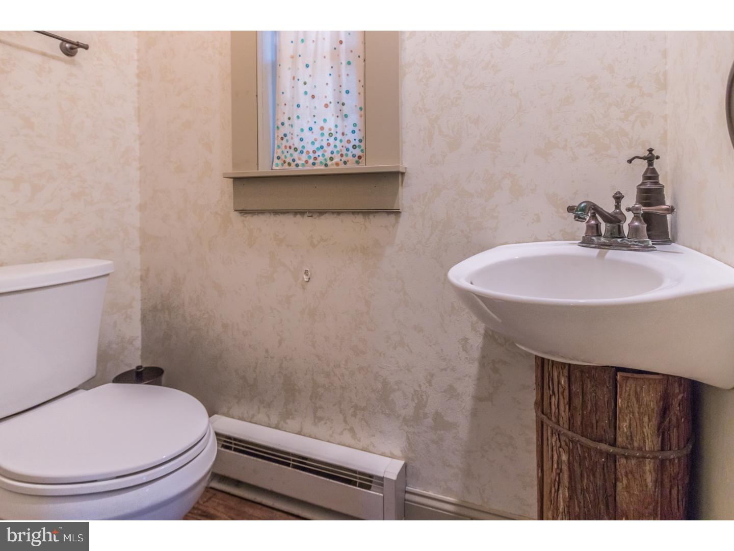 2731 Upper Ridge Road Pennsburg, PA 18073 - Photo 16 of 25 Half Bath