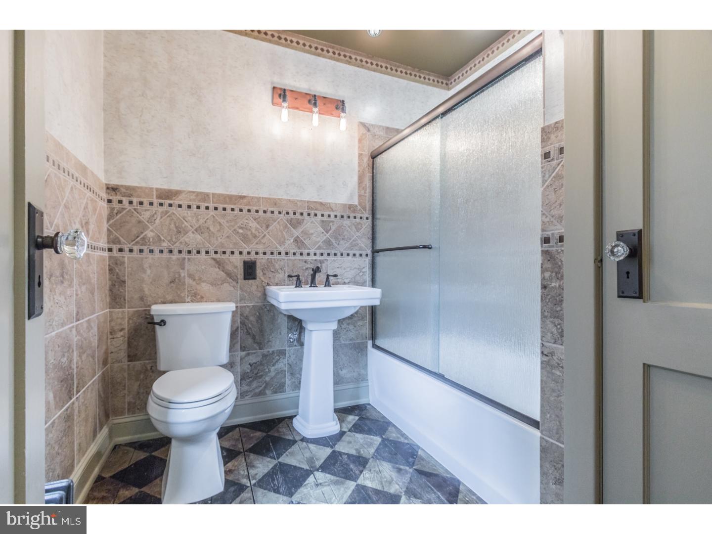 2731 Upper Ridge Road Pennsburg, PA 18073 - Photo 20 of 25 Bathroom