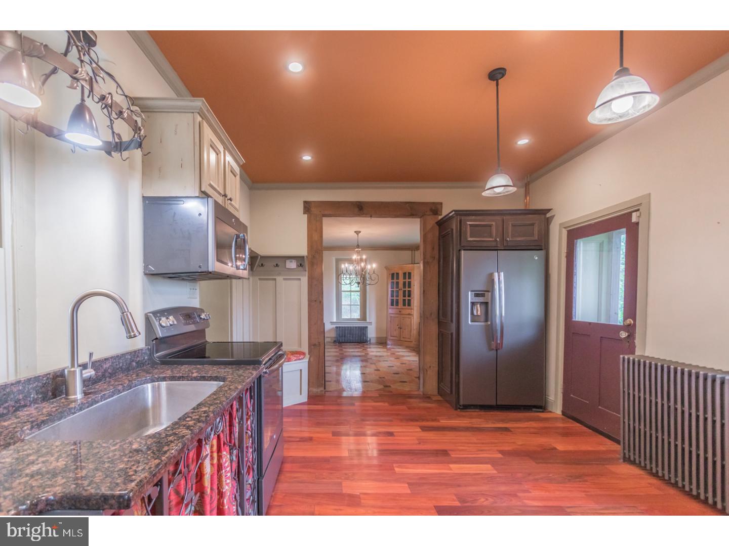 2731 Upper Ridge Road Pennsburg, PA 18073 - Photo 6 of 25 Kitchen