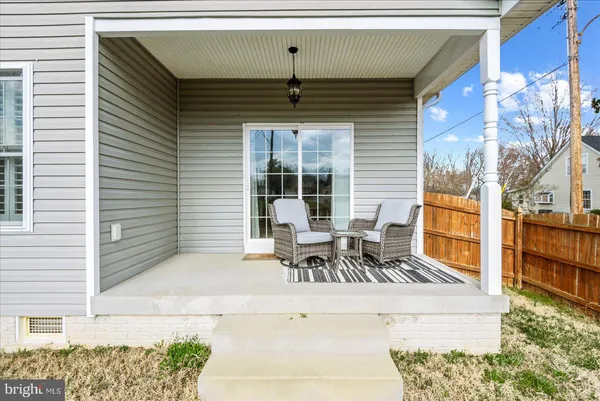 $2,750 | 140 Ridgeway Street, Fredericksburg, VA 22401